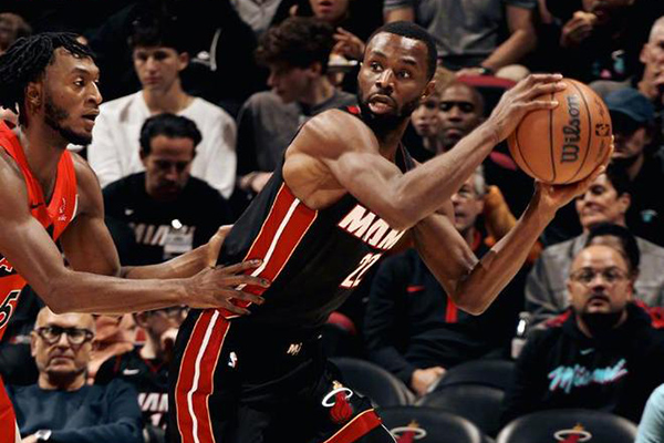 主场失守!热火三大主力下半场哑火,<a href=/lanqiumianfei/raptors/ target=_blank class=infotextkey>猛龙</a>逆转终结四连败