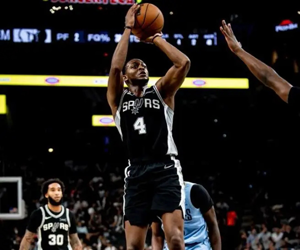 巴恩斯7记三分率<a href=/lanqiumianfei/spurs/ target=_blank class=infotextkey>马刺</a>双杀灰熊 残阵灰熊虽败犹荣