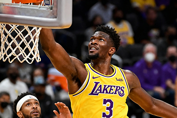 <a href=/lanqiumianfei/lakers/ target=_blank class=infotextkey>湖人</a>季前赛首胜:艾顿26分钟砍14+8,直言要做防守锚点